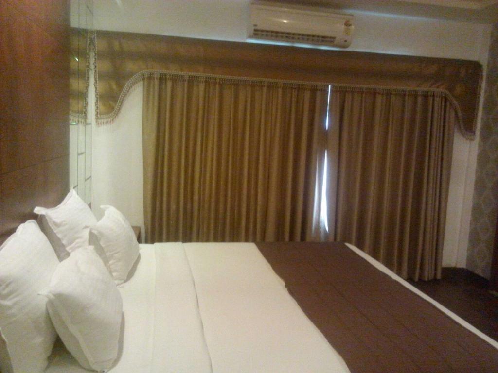 Hotel The Shiv Nautica Mundra Esterno foto