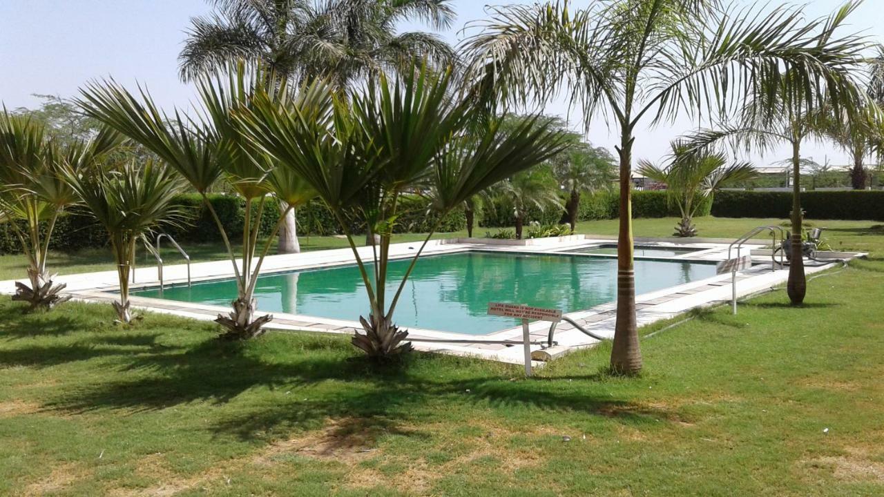 Hotel The Shiv Nautica Mundra Esterno foto